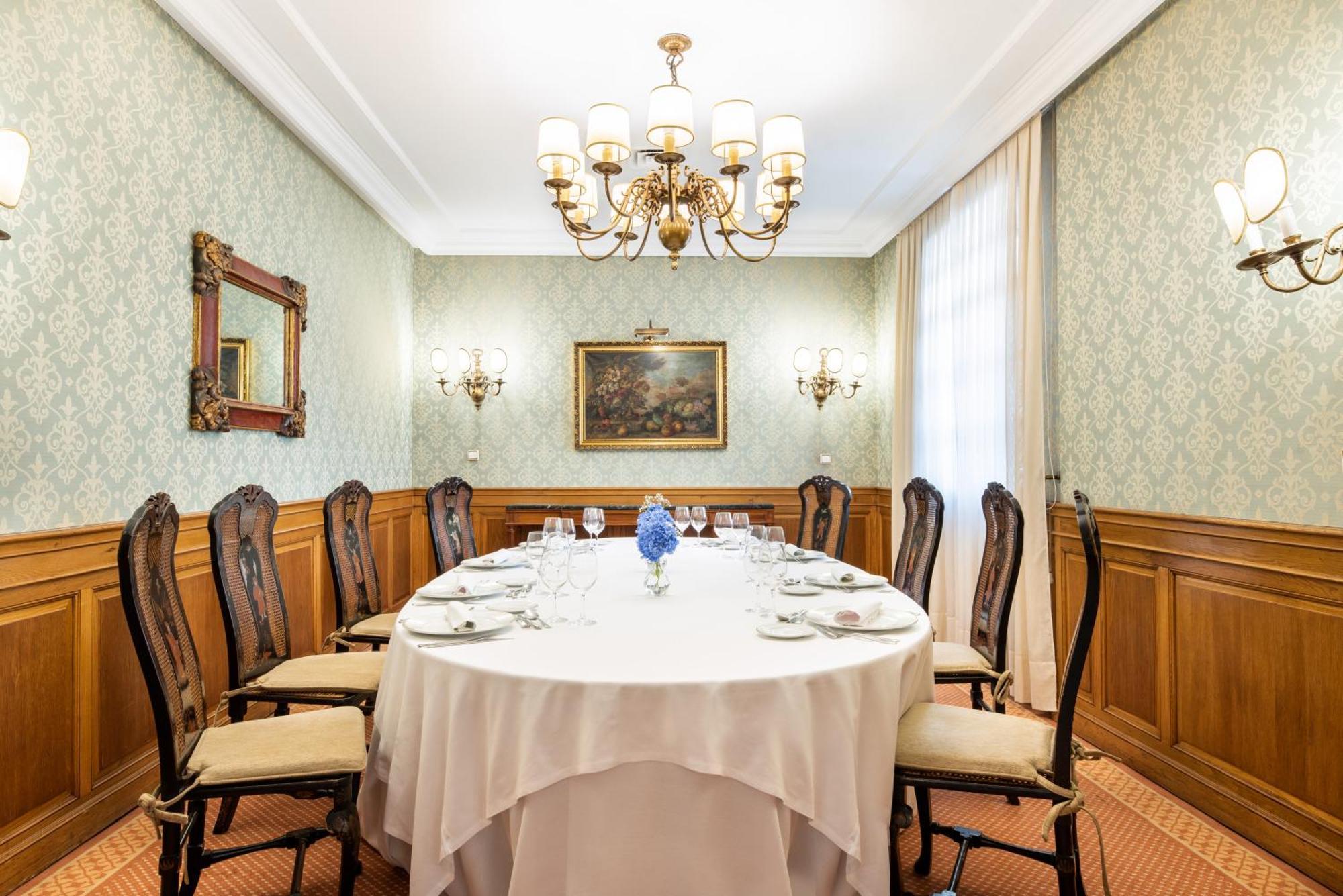 Eurostars Hotel De La Reconquista Oviedo Eksteriør billede The restaurant