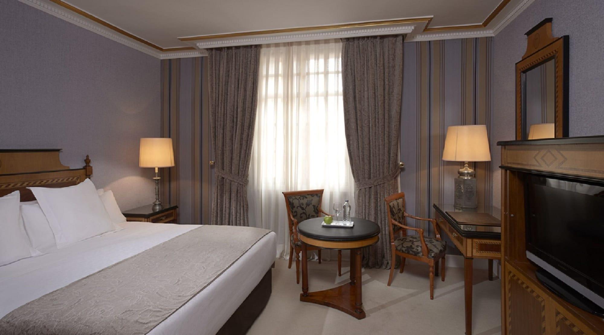 Eurostars Hotel De La Reconquista Oviedo Eksteriør billede A room at the hotel