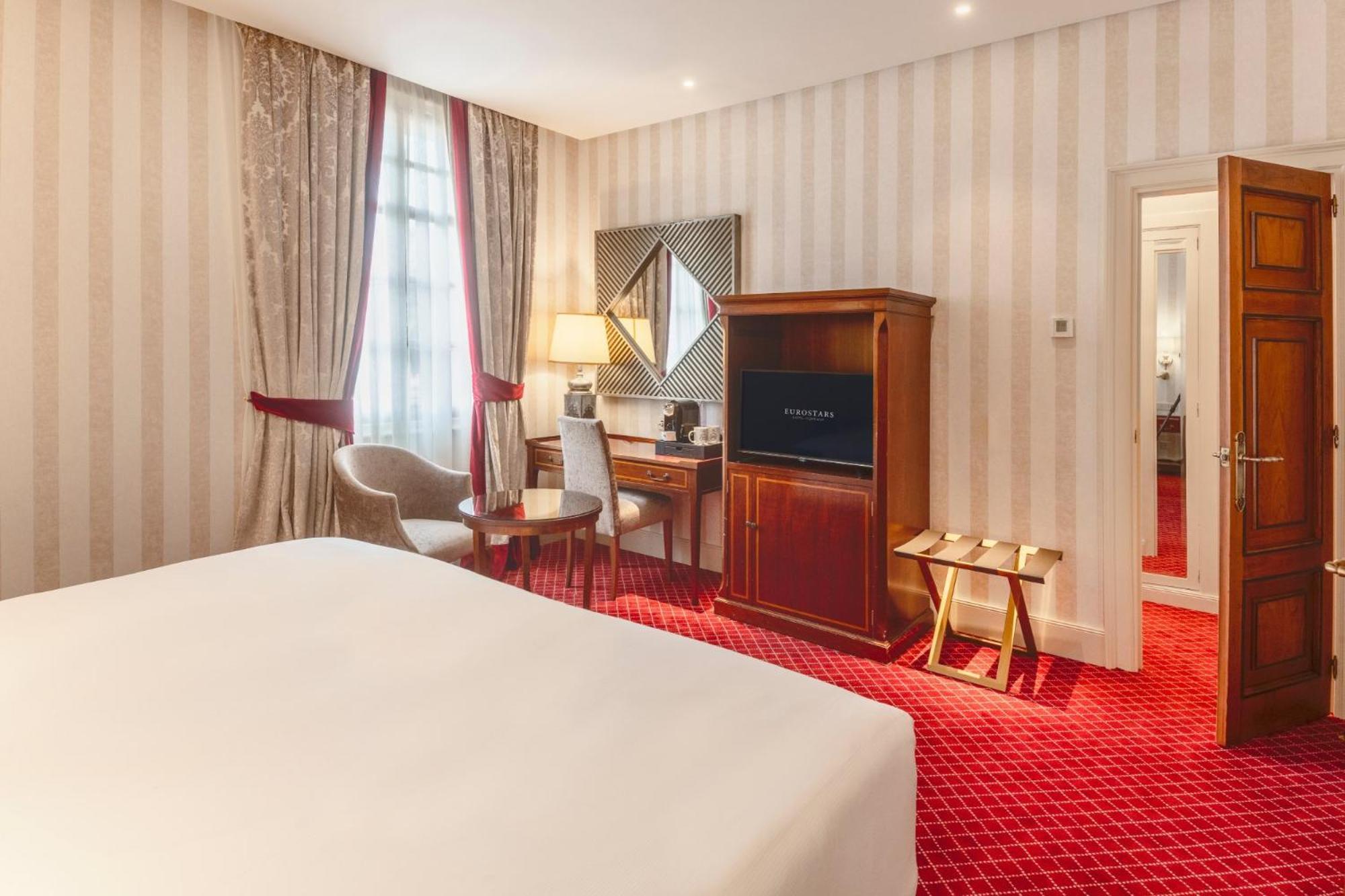 Eurostars Hotel De La Reconquista Oviedo Eksteriør billede A room at the hotel