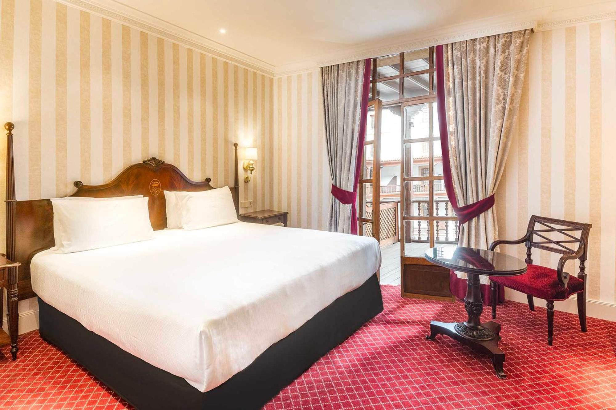 Eurostars Hotel De La Reconquista Oviedo Eksteriør billede A room at the hotel
