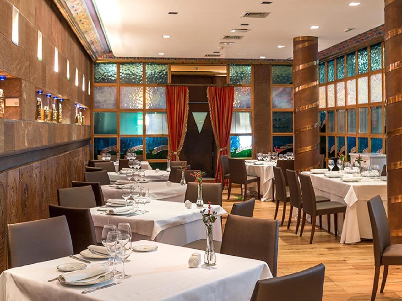 Eurostars Hotel De La Reconquista Oviedo Eksteriør billede Restaurant interior